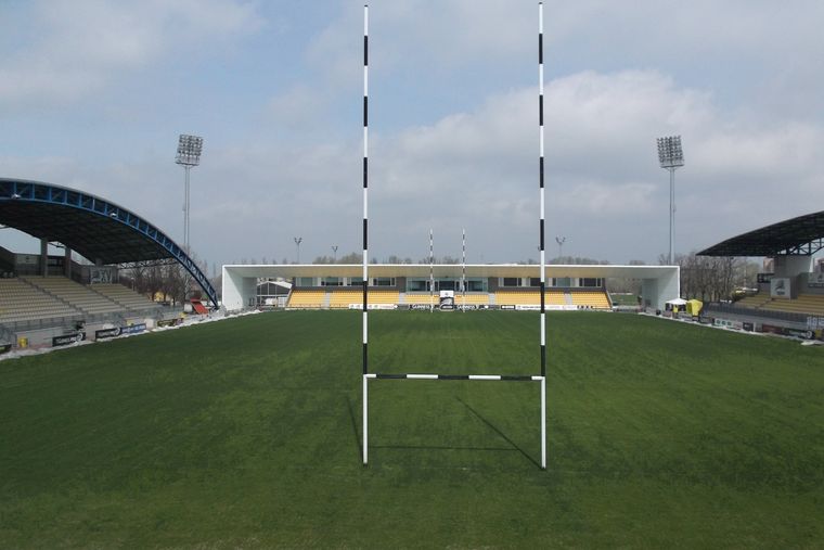 La tribuna Nord dello stadio Sergio Lanfranchi.